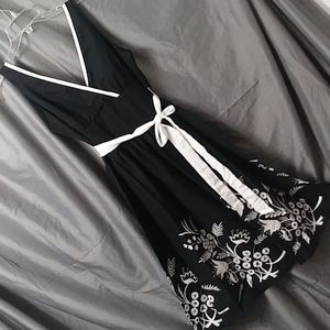 Black and White ~ 8 ~ Signature by Robbie Bee